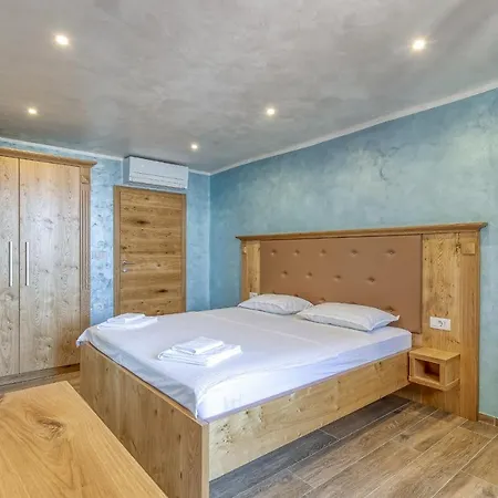 Casa Viktor Guest house