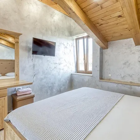 Guest house Casa Viktor 3*